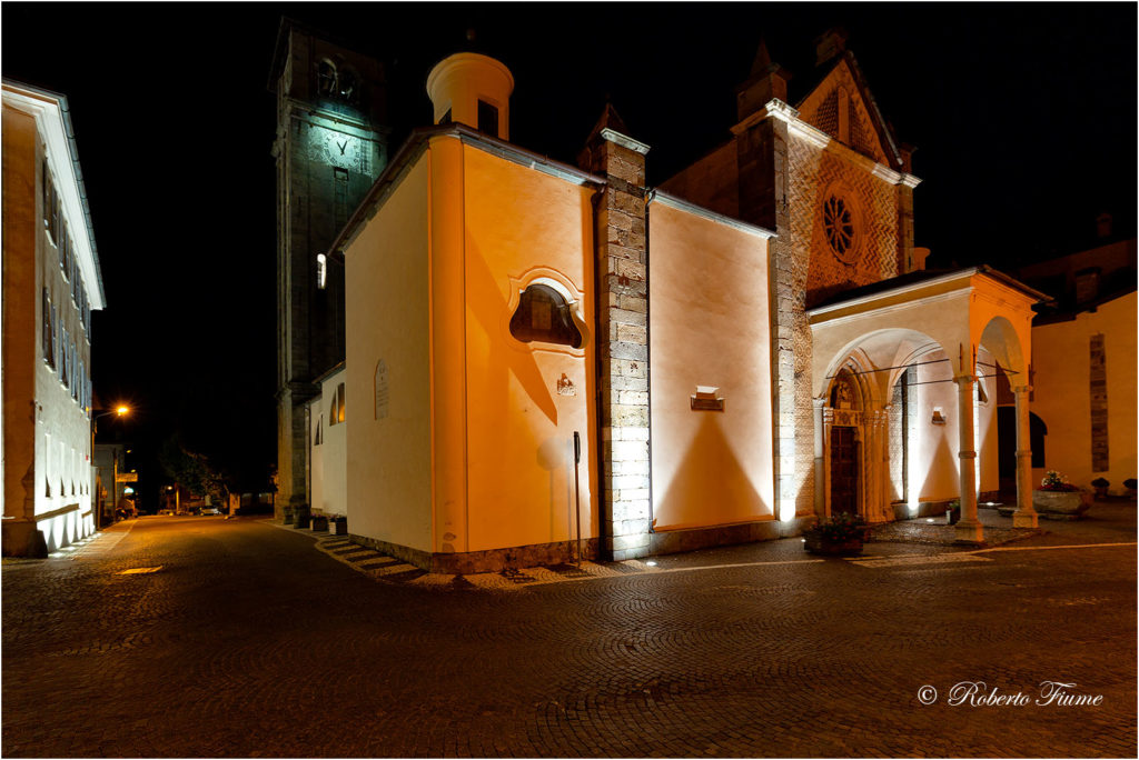 Teglio S. Eufemia By Night --------                                                 
Canon Eos 5D Mark III EF16-35mm f/4L IS USM @16mm f/7,1 2.0 ISO 200