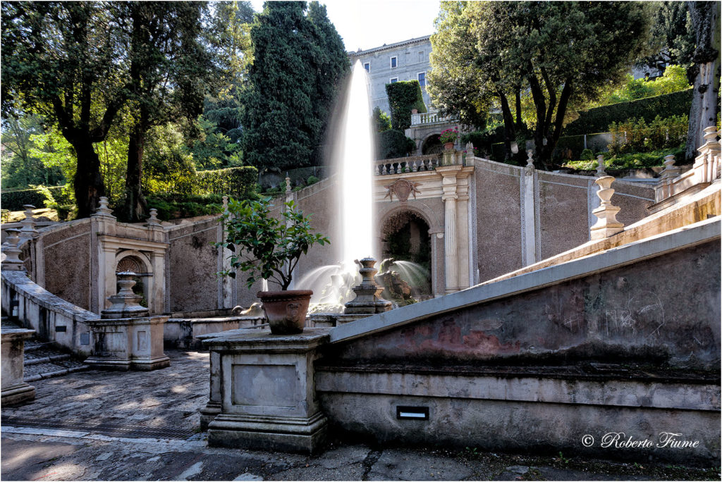 Tivoli Villa d'Este Fontana dei Draghi